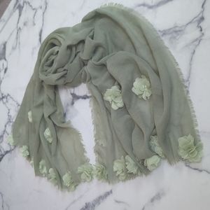 Green light weight scarf